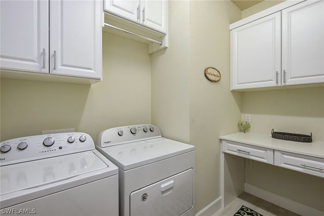 2730 Aviamar CIR, Naples, FL 34114