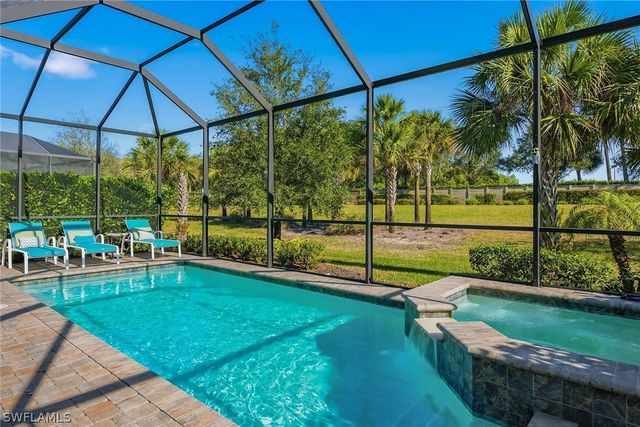 2730 Aviamar CIR, Naples, FL 34114