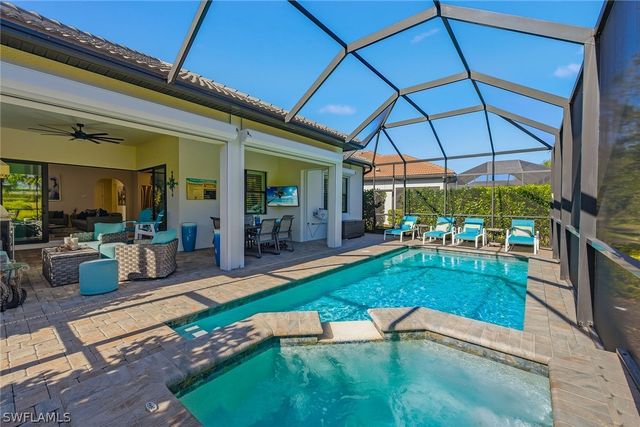 2730 Aviamar CIR, Naples, FL 34114