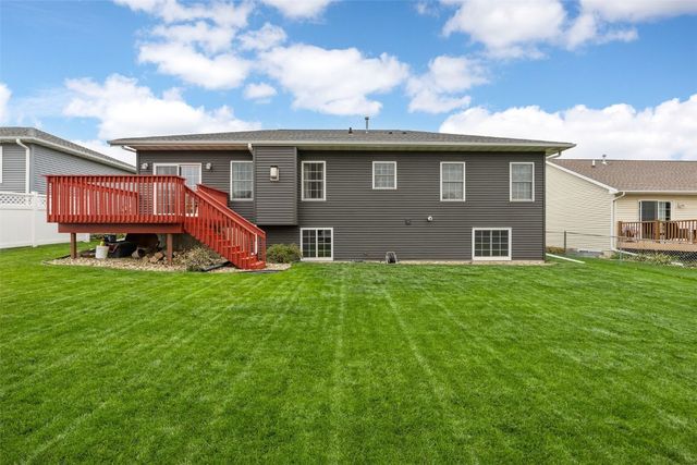 2235 Robert Drive, Marion, IA 52302