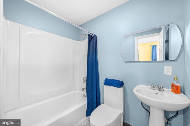 3007 ELMWOOD DR, Alexandria, VA 22303