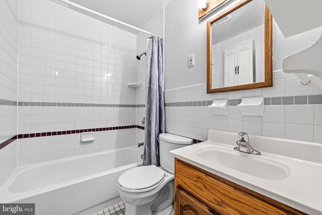 3007 ELMWOOD DR, Alexandria, VA 22303