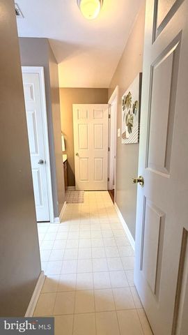 5 STRICKLAND CT, Newark, DE 19702
