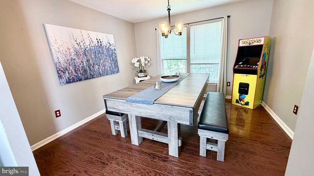 5 STRICKLAND CT, Newark, DE 19702