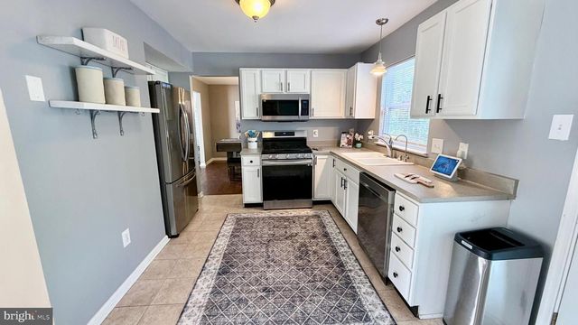 5 STRICKLAND CT, Newark, DE 19702