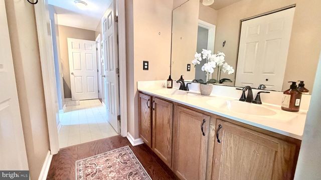 5 STRICKLAND CT, Newark, DE 19702