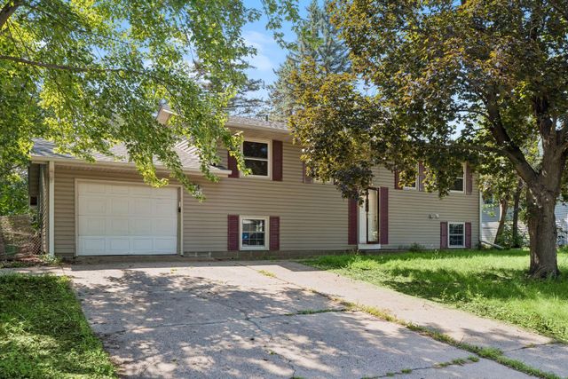 408 117th Avenue NW, Coon Rapids, MN 55448