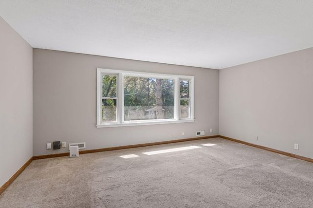 408 117th Avenue NW, Coon Rapids, MN 55448