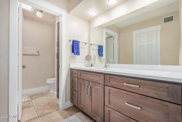 9823 W TOPEKA Drive, Peoria, AZ 85382