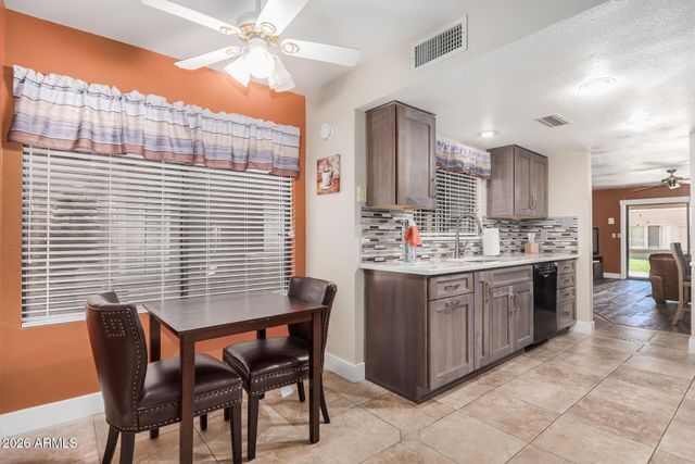 9823 W TOPEKA Drive, Peoria, AZ 85382