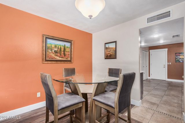 9823 W TOPEKA Drive, Peoria, AZ 85382