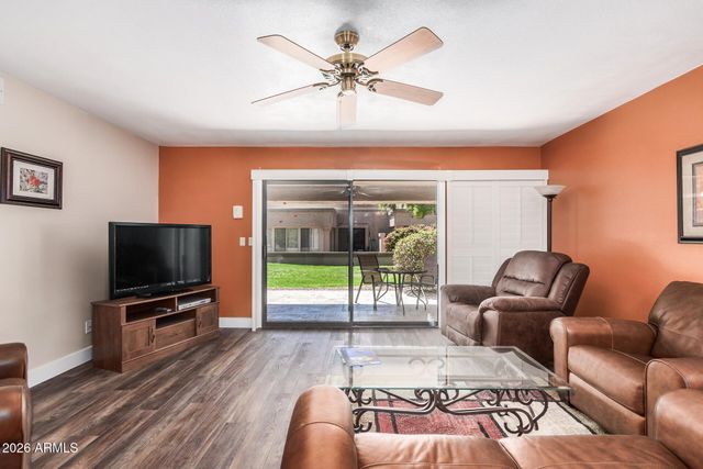 9823 W TOPEKA Drive, Peoria, AZ 85382