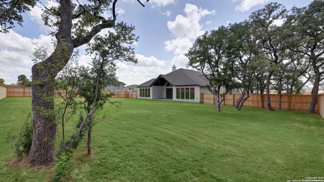 451 FALCON CV, Castroville, TX 78009