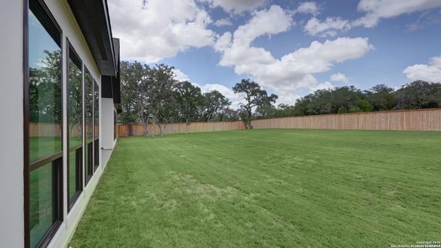 451 FALCON CV, Castroville, TX 78009