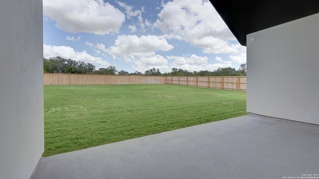 451 FALCON CV, Castroville, TX 78009