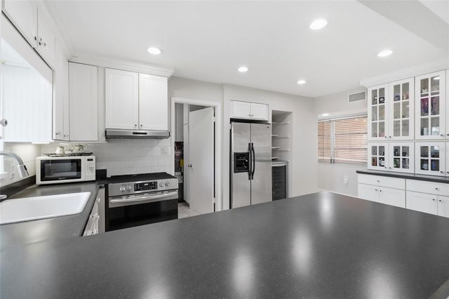 3844 CATALINA DRIVE 3844, Bradenton, FL 34210