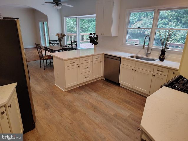 1711 RITCHIE HWY, Annapolis, MD 21409