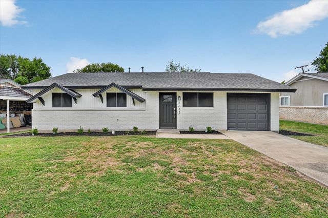 3633 Larry Street, Haltom City, TX 76117