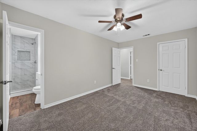 3633 Larry Street, Haltom City, TX 76117