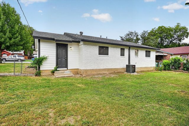 3633 Larry Street, Haltom City, TX 76117