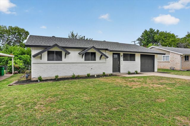 3633 Larry Street, Haltom City, TX 76117