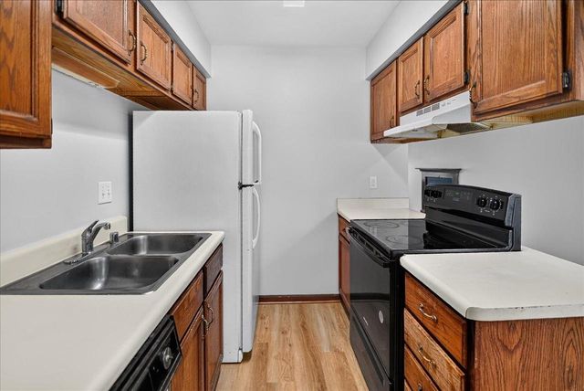 6866 Park Ridge Drive, Madison, WI 53719