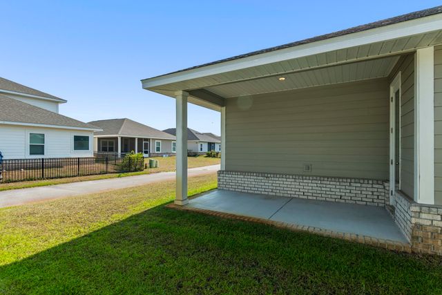 135 Cool Breeze Drive, Freeport, FL 32439