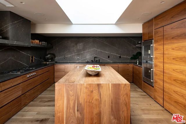 1883 Rising Glen Road, Los Angeles, CA 90069