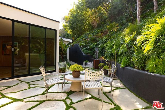 1883 Rising Glen Road, Los Angeles, CA 90069