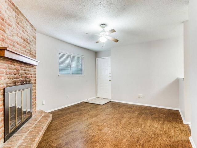 121 Allencrest Drive 121, White Settlement, TX 76108