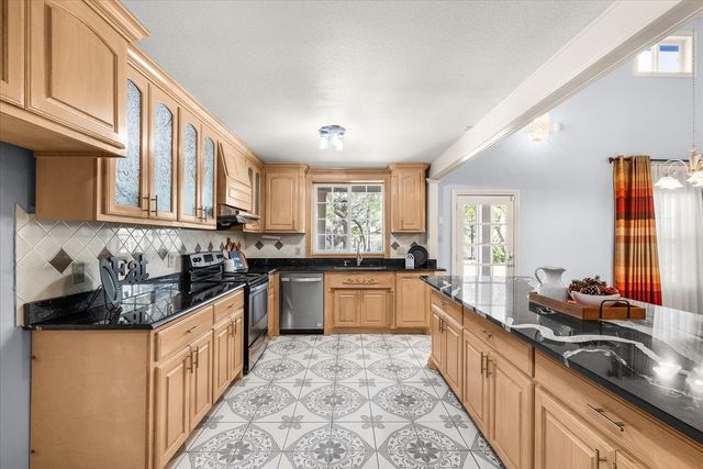8248 Meadowbrook Drive, Fort Worth, TX 76120