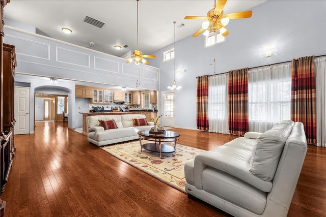 8248 Meadowbrook Drive, Fort Worth, TX 76120