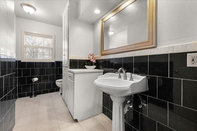 8248 Meadowbrook Drive, Fort Worth, TX 76120