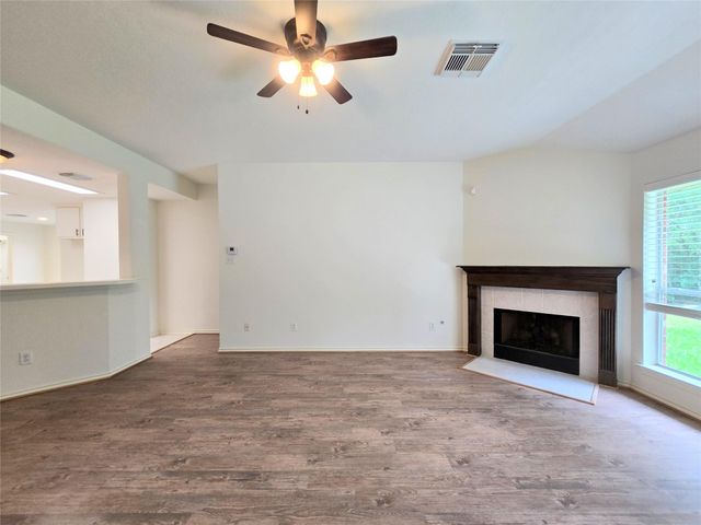 147 W Russet Grove Circle, The Woodlands, TX 77384