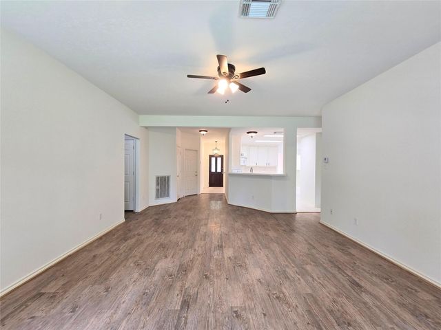 147 W Russet Grove Circle, The Woodlands, TX 77384