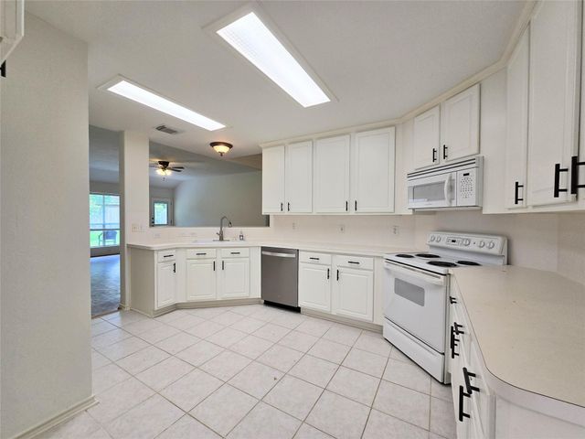 147 W Russet Grove Circle, The Woodlands, TX 77384