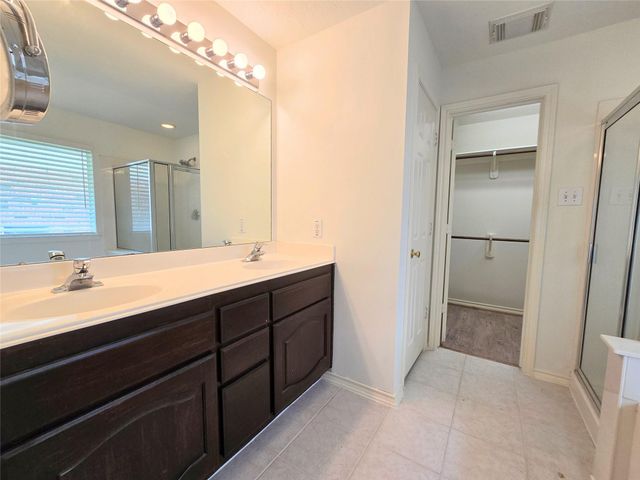 147 W Russet Grove Circle, The Woodlands, TX 77384