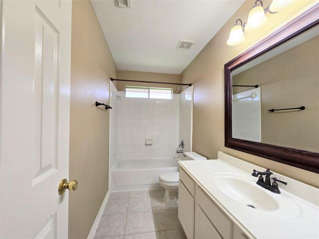 147 W Russet Grove Circle, The Woodlands, TX 77384