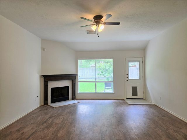 147 W Russet Grove Circle, The Woodlands, TX 77384