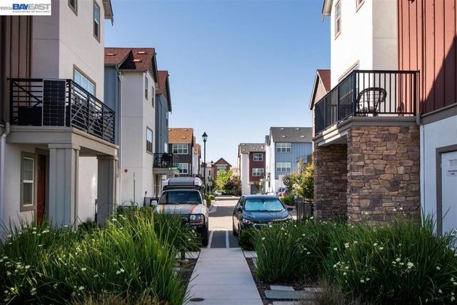 3986 Pino Grande Rd, Dublin, CA 94568