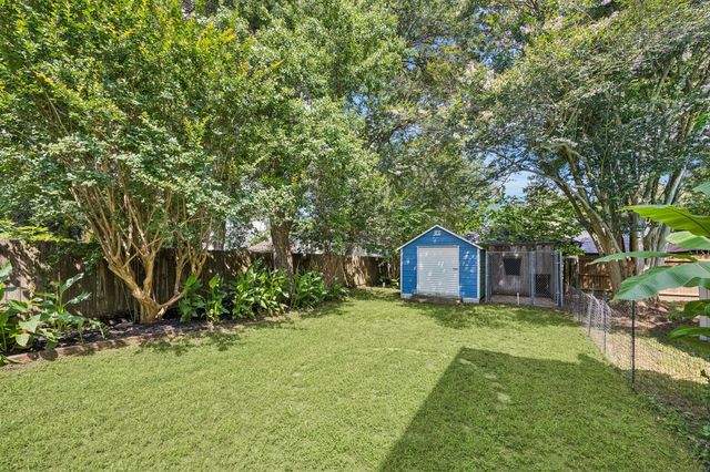 1003 Eagle Lake Road, Sealy, TX 77474