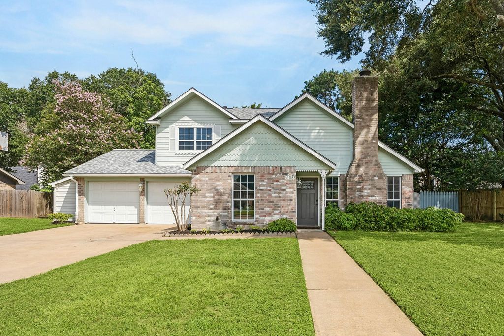 1003 Eagle Lake Road, Sealy, TX 77474