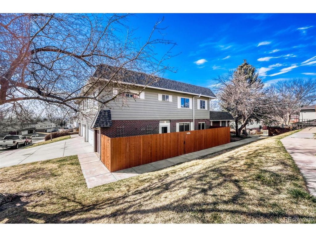 9787 Lane St, Thornton, CO 80260