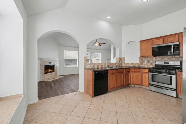 18439 Sunrise Oaks Court, Montgomery, TX 77316