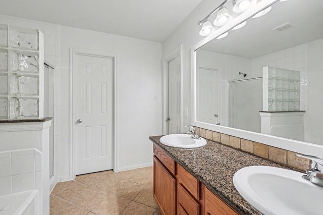 18439 Sunrise Oaks Court, Montgomery, TX 77316