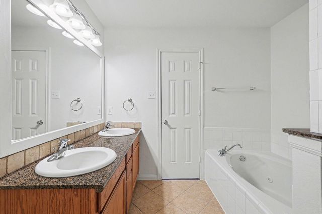 18439 Sunrise Oaks Court, Montgomery, TX 77316