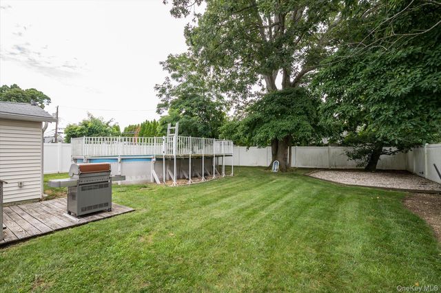 1135 Ruth Place, North Bellmore, NY 11710
