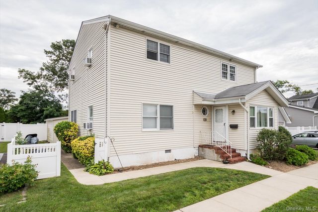 1135 Ruth Place, North Bellmore, NY 11710