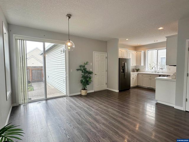 6260 SW Arbor Grove Dr, Corvallis, OR 97333