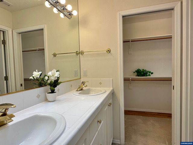 6260 SW Arbor Grove Dr, Corvallis, OR 97333